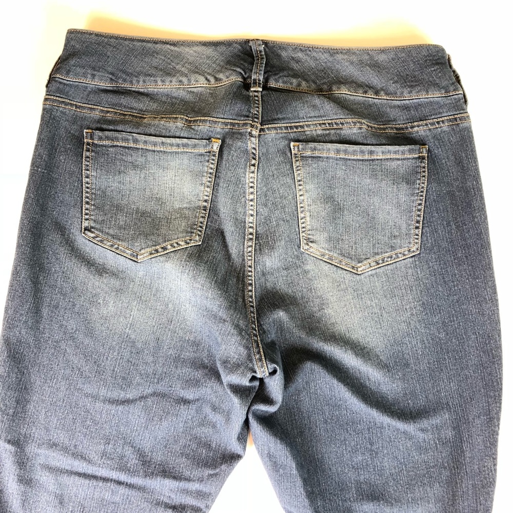 Torrid Jeans size 18 tall - Picture 4 of 7